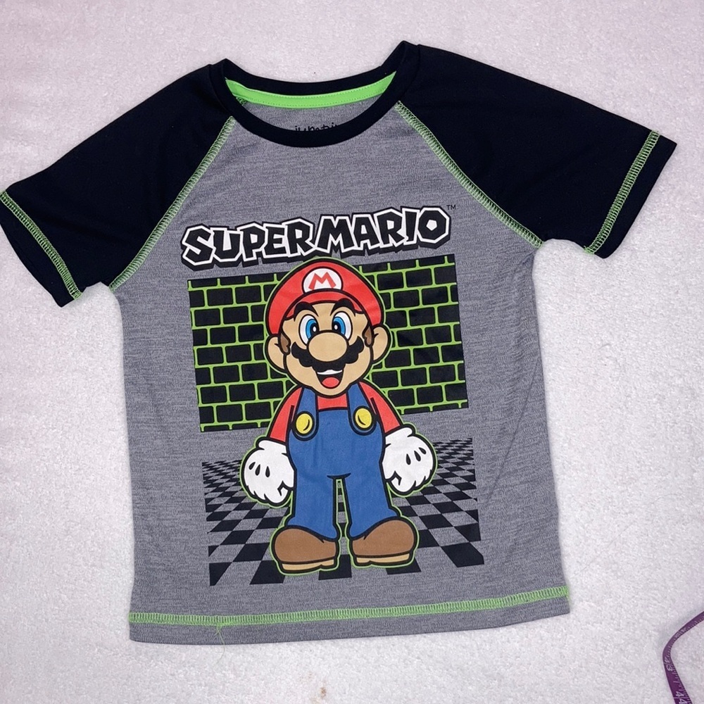 5/$20 Jumping beans active wear super mario size 4